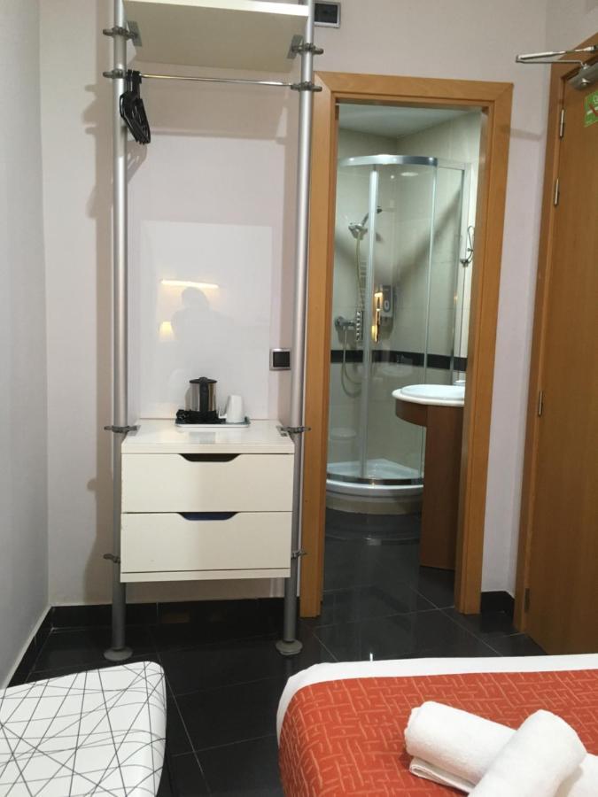 Hostal Levante Barcelona Exterior photo