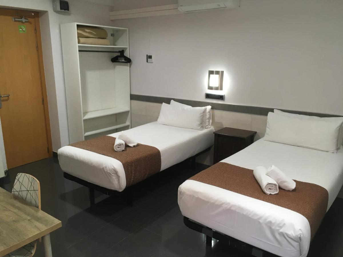 Hostal Levante Barcelona Exterior photo