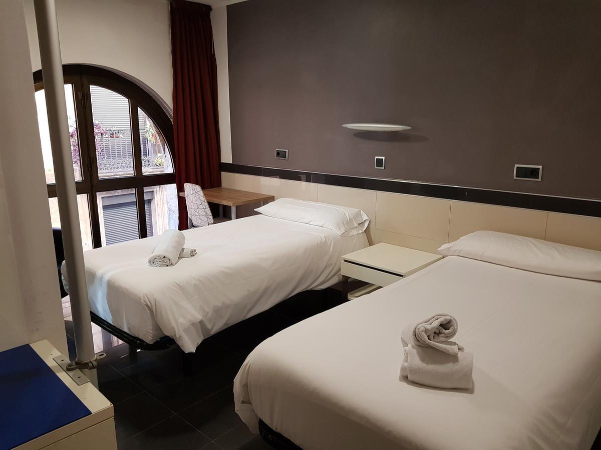 Hostal Levante Barcelona Exterior photo